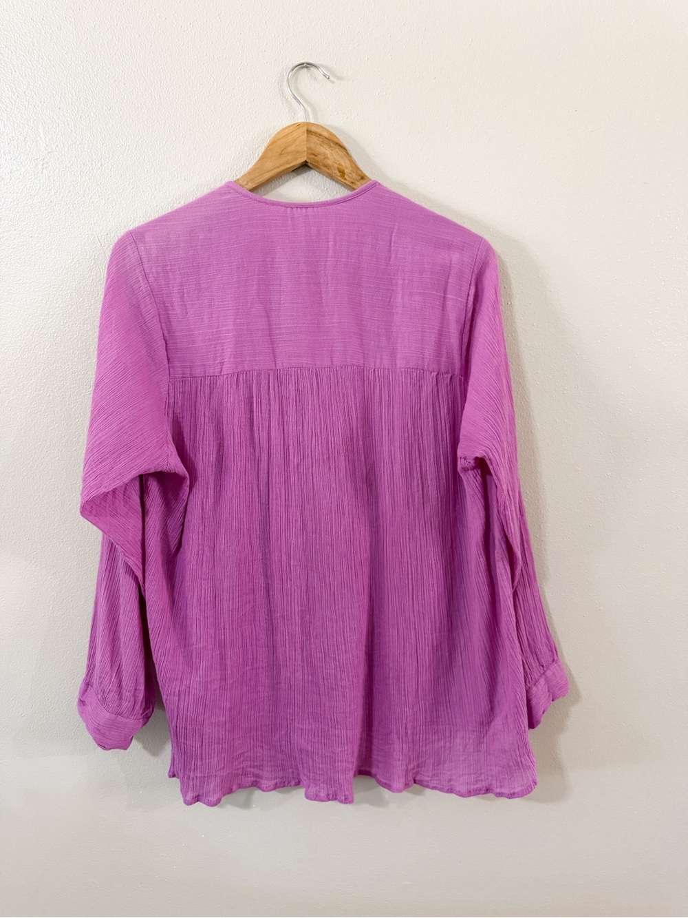 Mille | Resort & Travel Lightweigth Crinkled Cotton Button Down, Magenta Pink - Picture 3 of 8